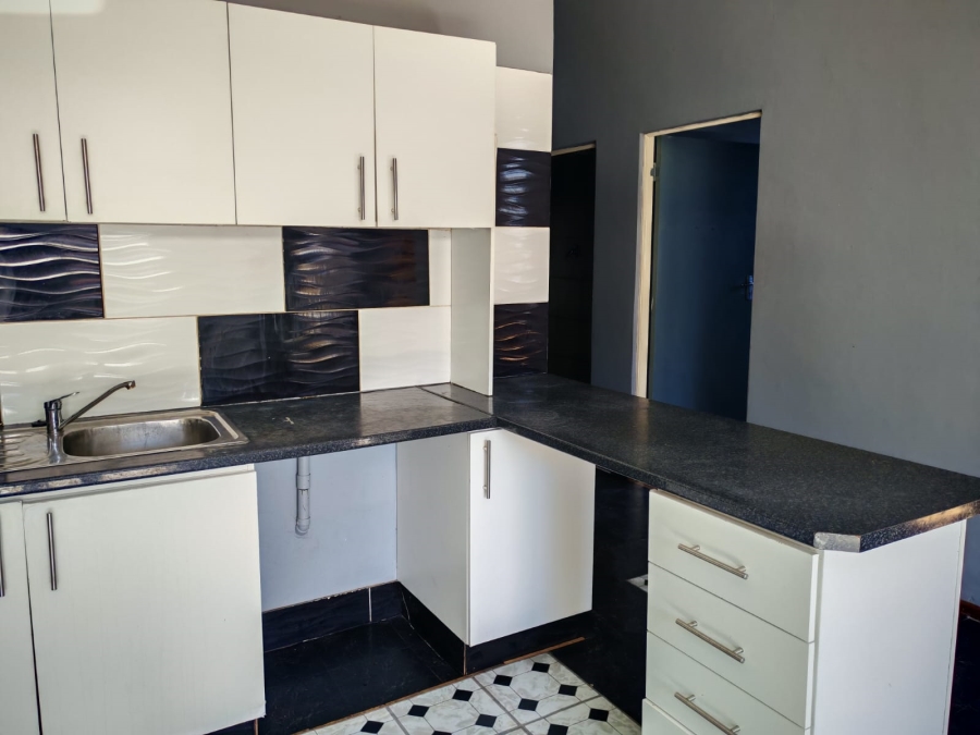 8 Bedroom Property for Sale in Sydenham Eastern Cape